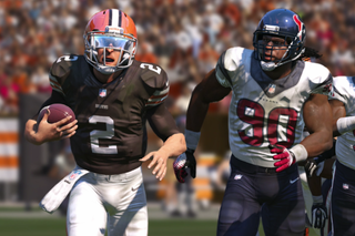 Illustration for article titled Figure Out How To Undertake A Quick & Mobile Quarterback In Madden 16